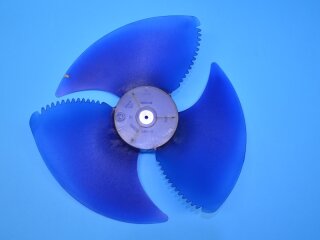 Axial flow fan